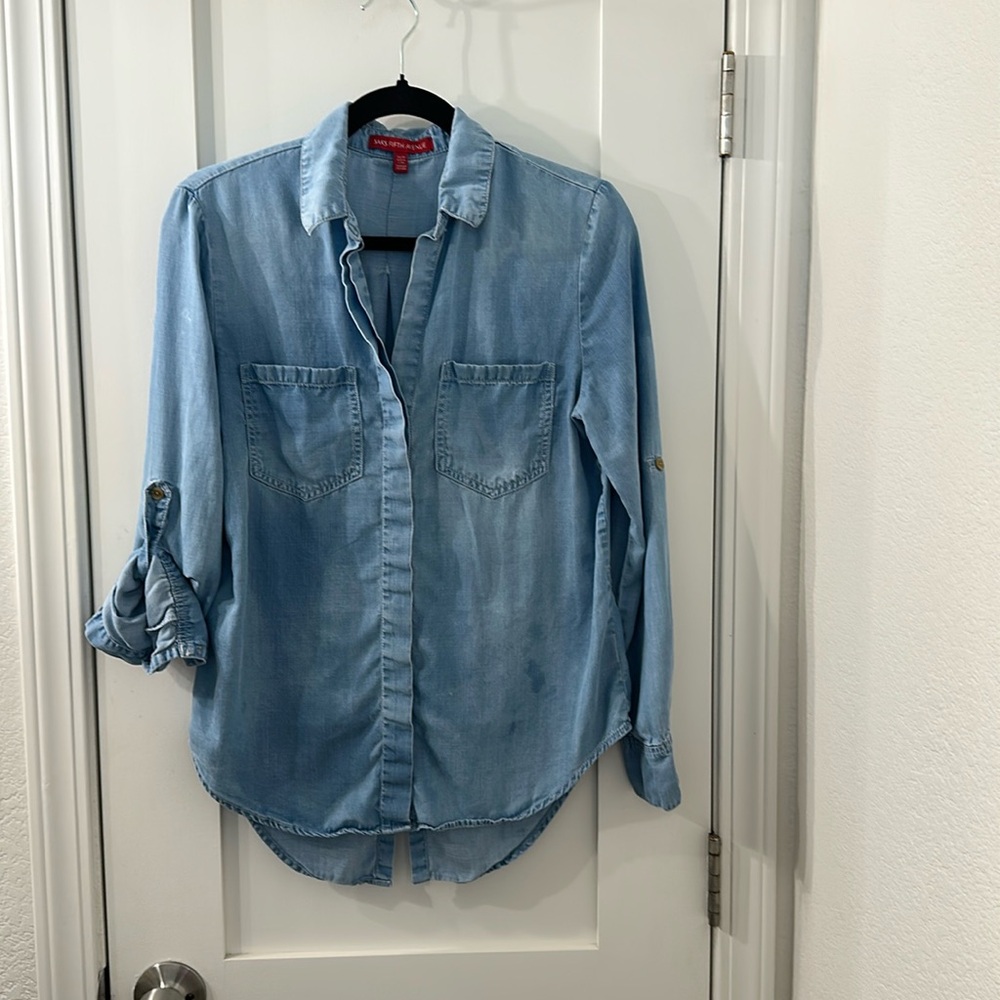 Saks Fifth Avenue Chambray Top Women L Blue Roll Tab Button Up Tuxedo Tail Shirt